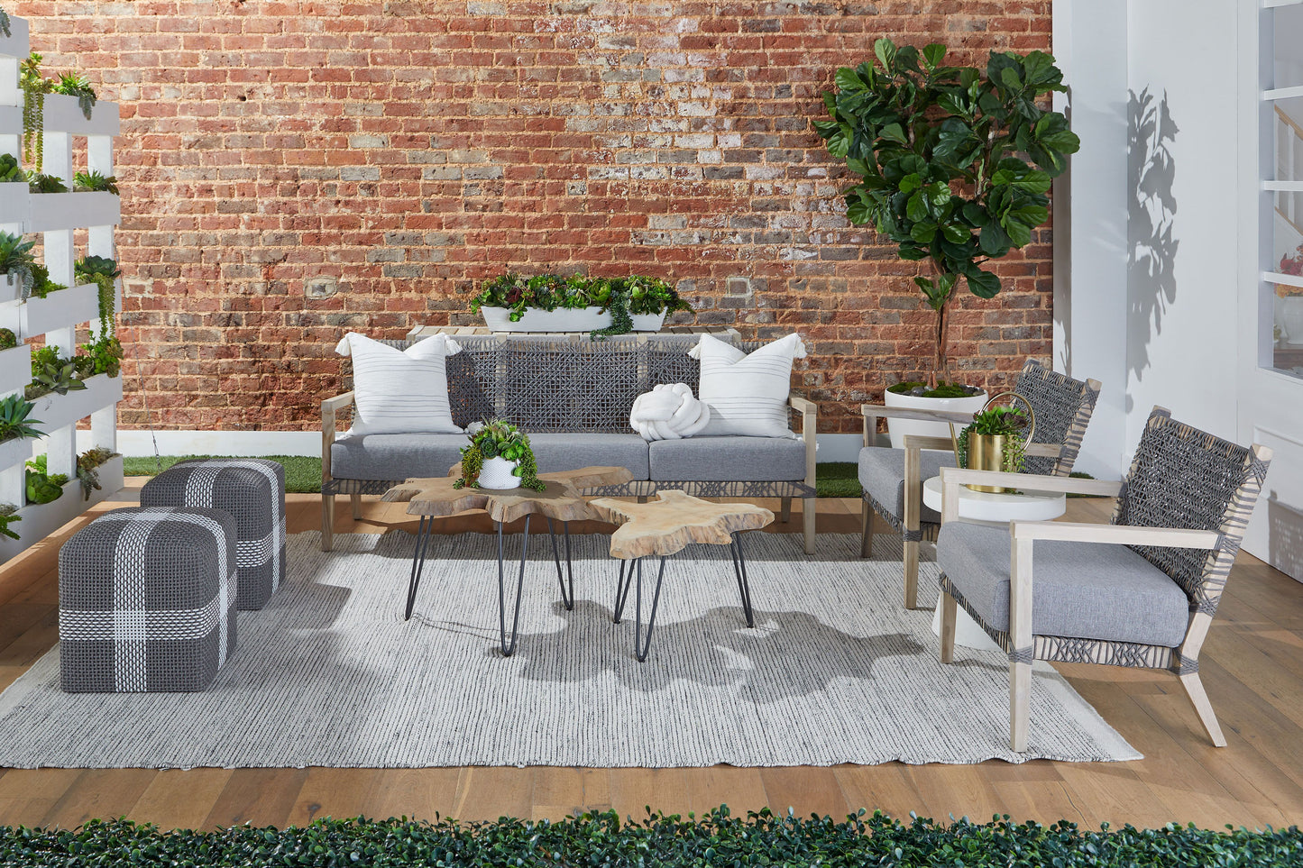 Cross Indoor / Outdoor Accent Cube